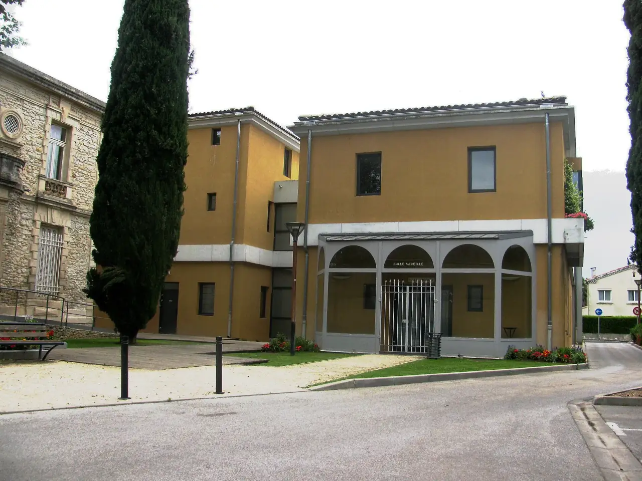 Menuisier à Caissargues